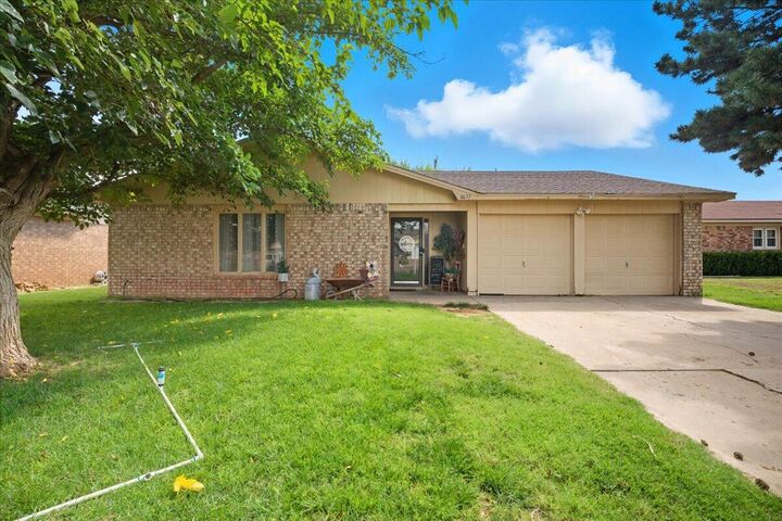 Property Photo: 4637 Jarvis Street TX 79416