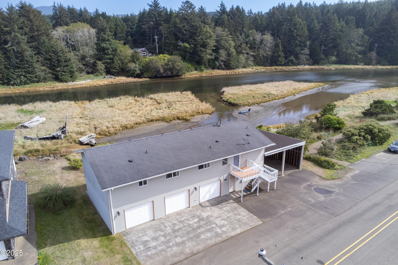 Property Photo: 4850 SE 51st Street OR 97367