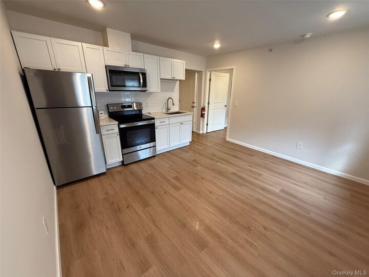 Property Photo:  185 Broadway 202  NY 12550 
