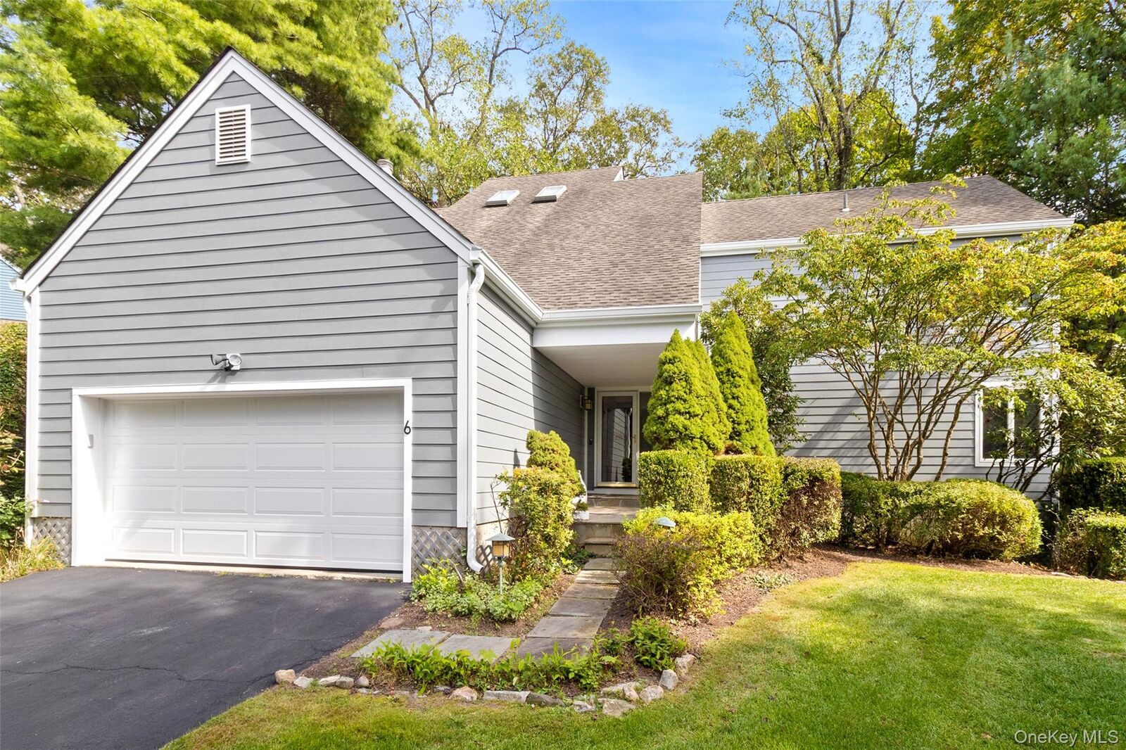 Property Photo:  6 Greenwood Court  NY 10510 