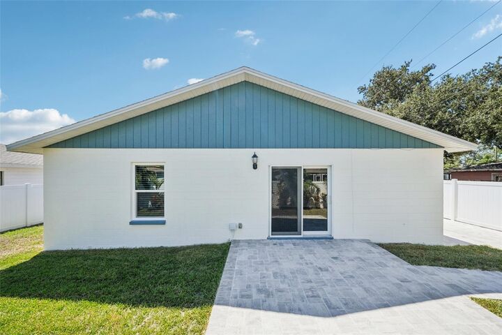 Property Photo:  3119 W Hartnett Avenue  FL 33611 