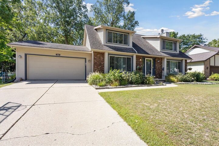Property Photo:  1843 Chester Road  MI 48912-5109 