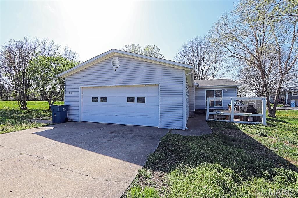 Property Photo:  301 Kimberly Drive  MO 63780 