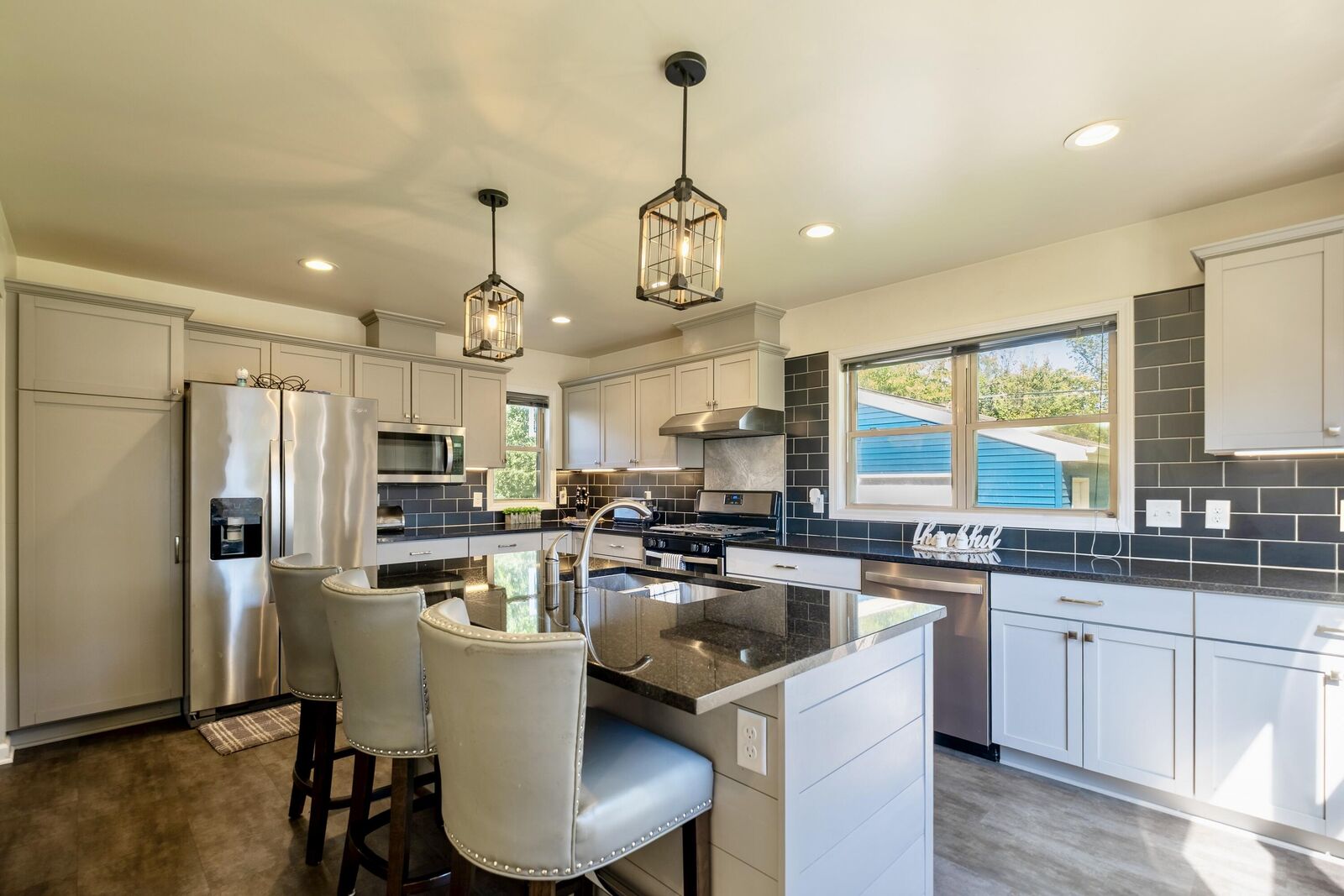 Property Photo:  5544 N Dexter Ave  WI 53209 