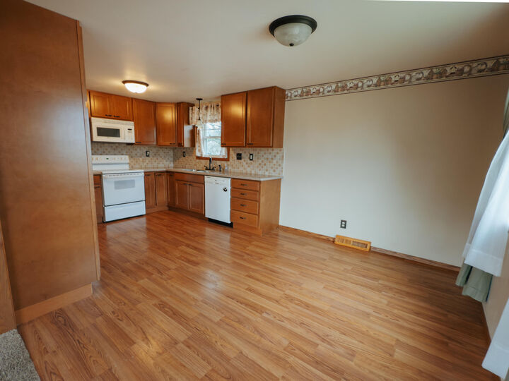 Property Photo:  1101 E Cedar Ave  WI 54220