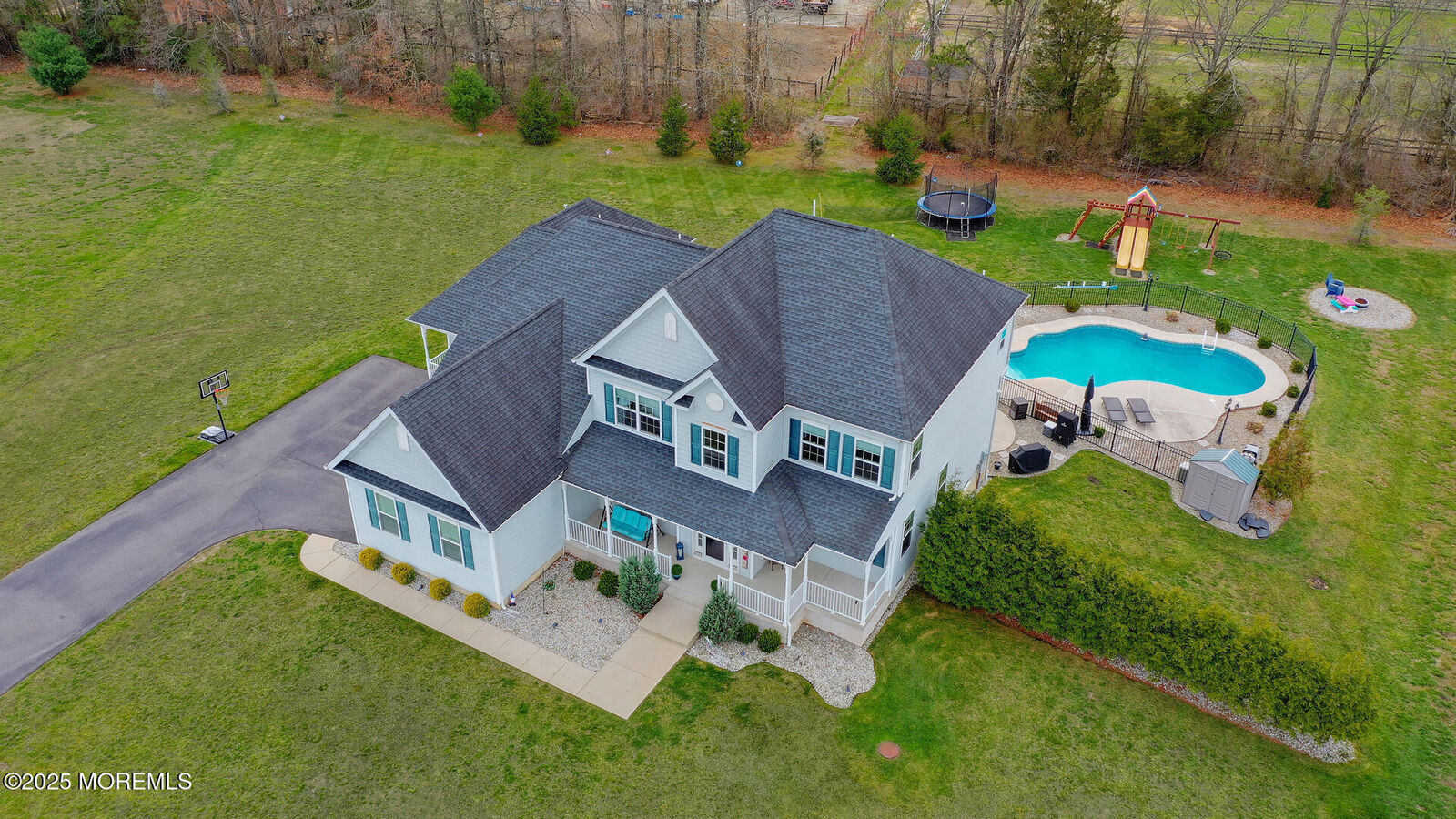 Property Photo:  10 Colliers Court  NJ 08527 