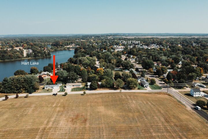 Property Photo:  60 N Plum Street  MI 49420 