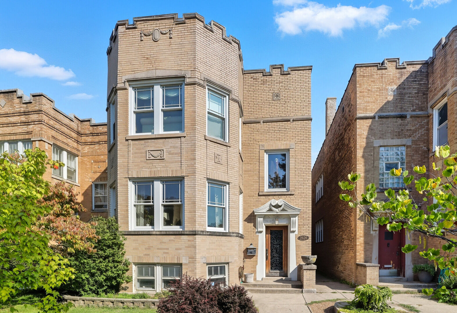 Property Photo:  2626 W Lunt Avenue  IL 60645 