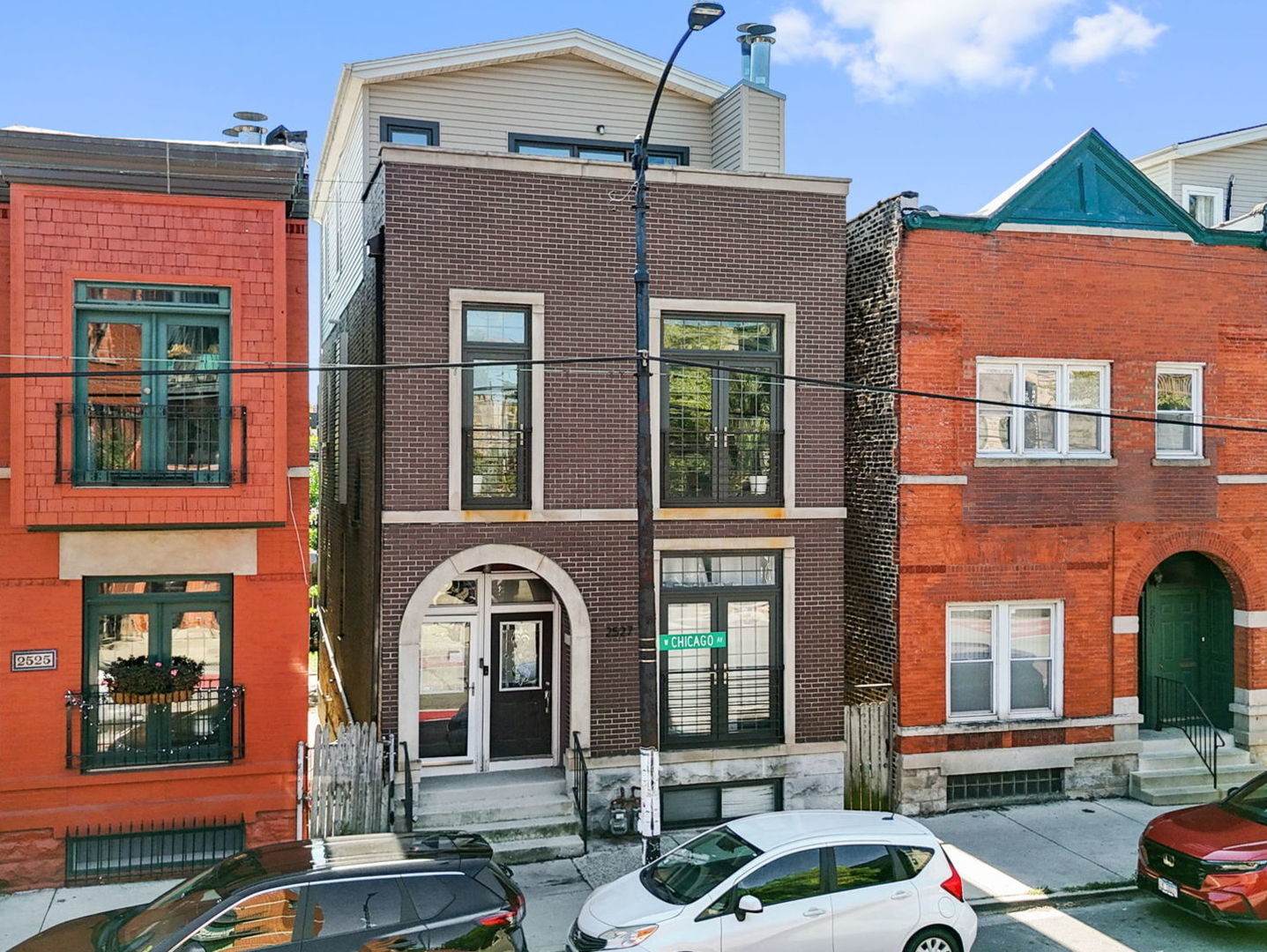 Property Photo:  2527 W Chicago Avenue 2  IL 60622 