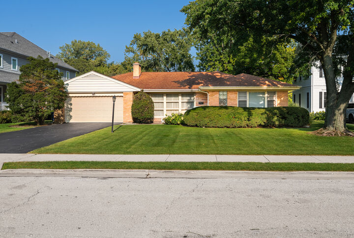 1263 Carlisle Place  Deerfield IL 60015 photo