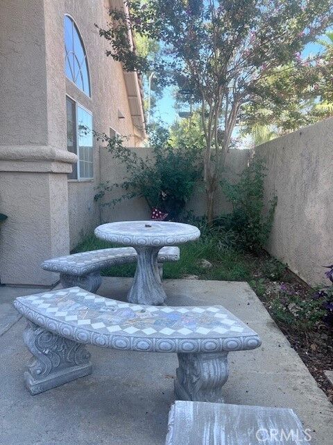 Property Photo:  1252 Avenida Floribunda  CA 92583 