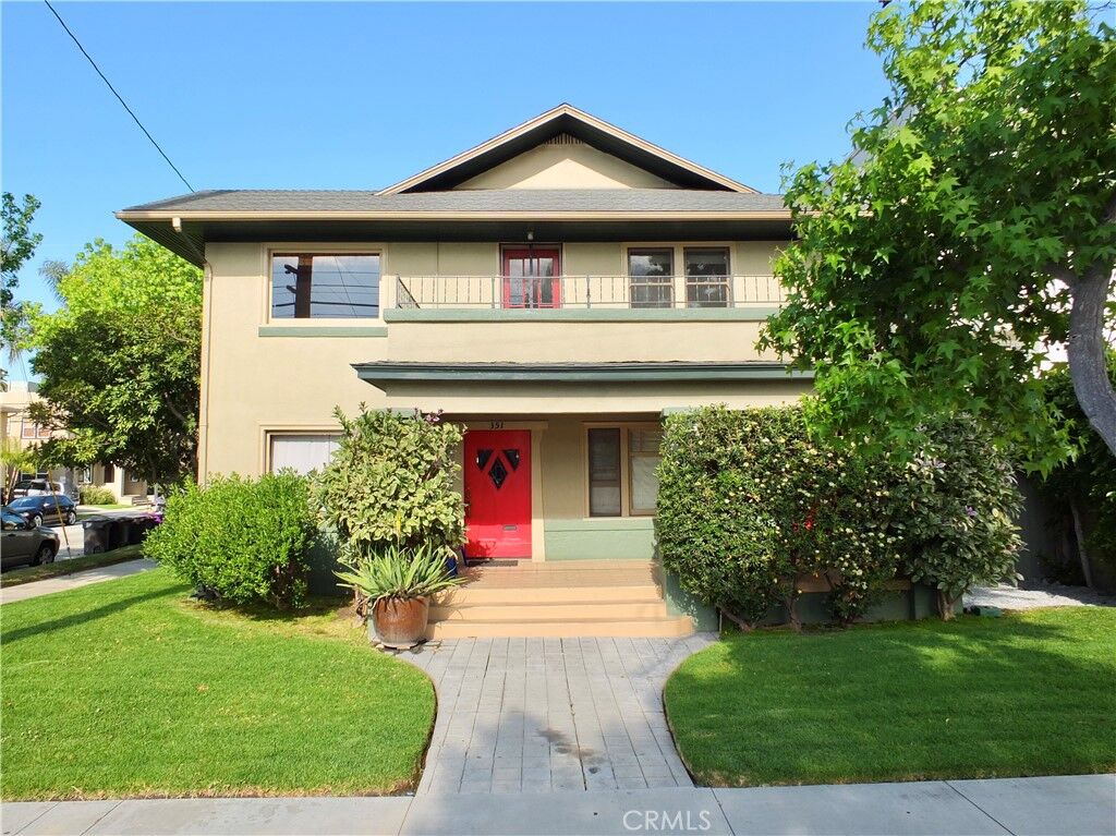 Property Photo:  353 Newport Avenue  CA 90814 