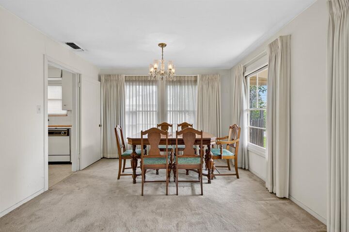 Property Photo: 6401 S Broadway CA 95820