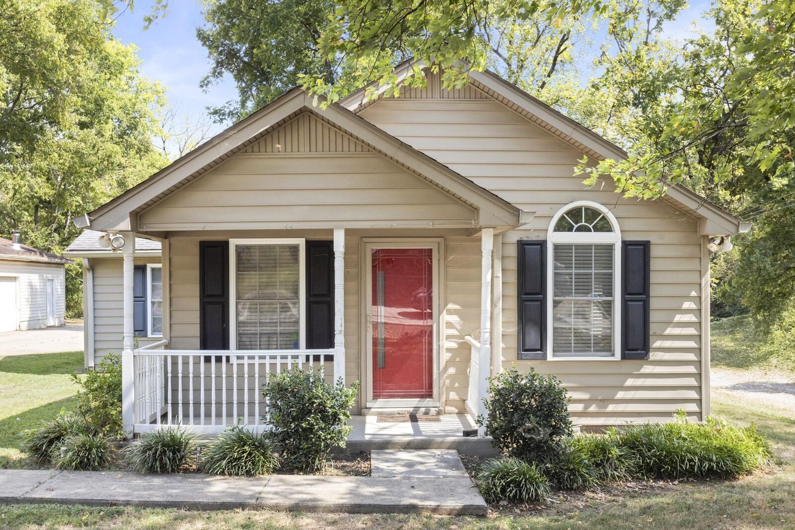 Property Photo:  3833 Saunders Ave  TN 37216 