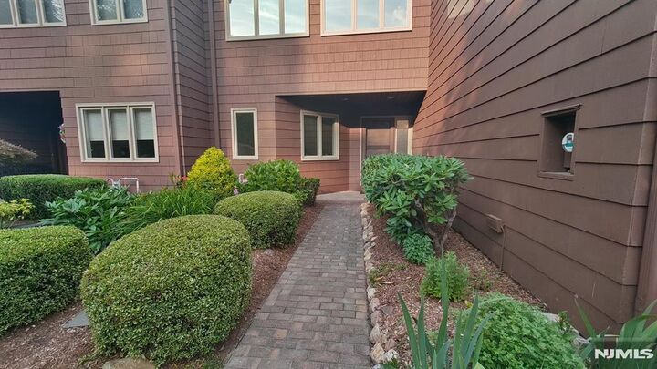 Property Photo:  5 S Bayard Lane  NJ 07430 