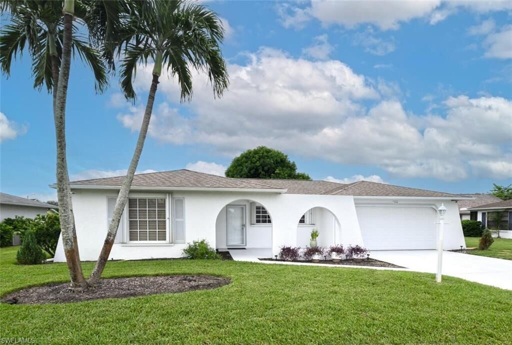 Property Photo:  104 Picardy Ct  FL 34112 