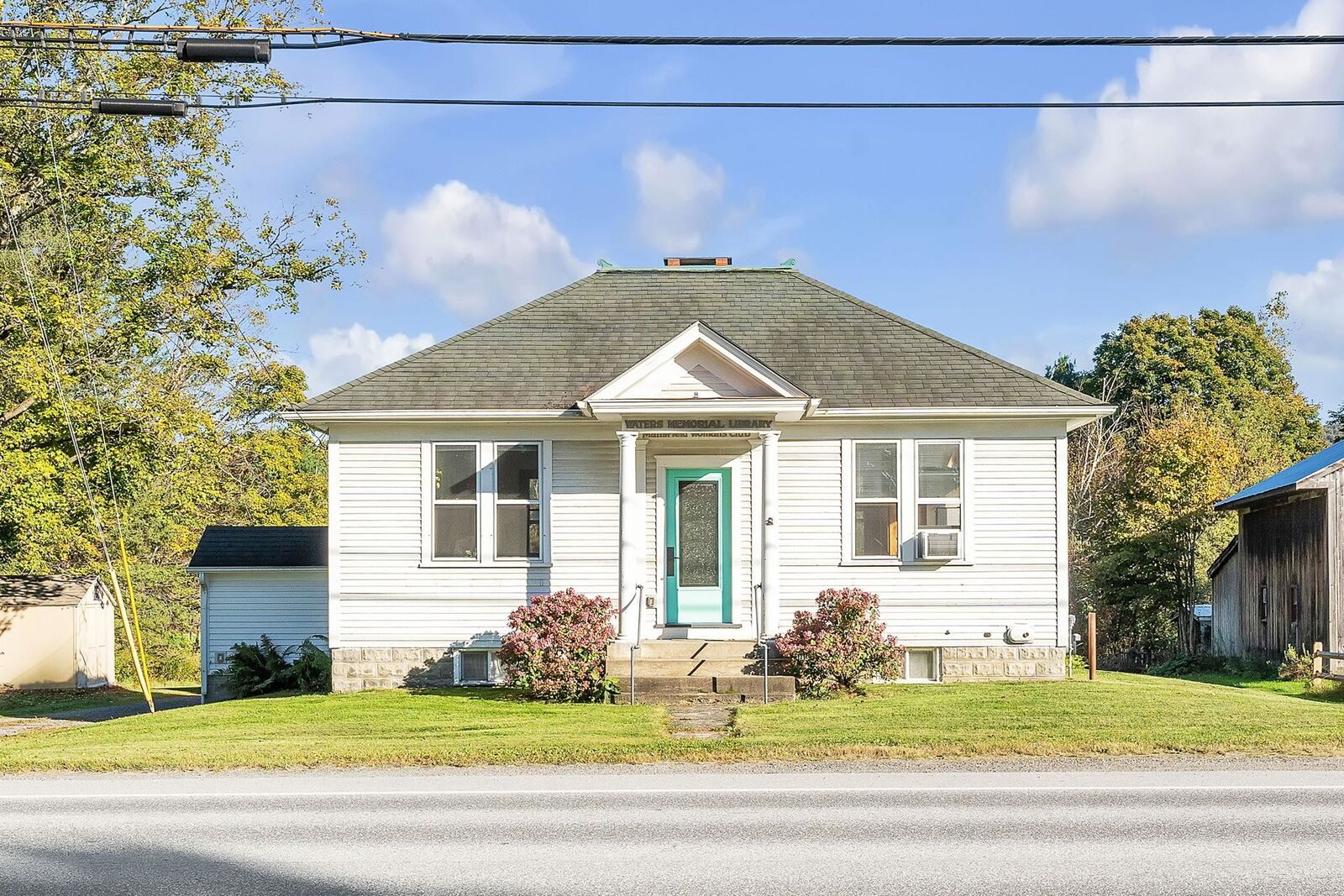 Property Photo:  382 Vt Route 15  VT 05465 