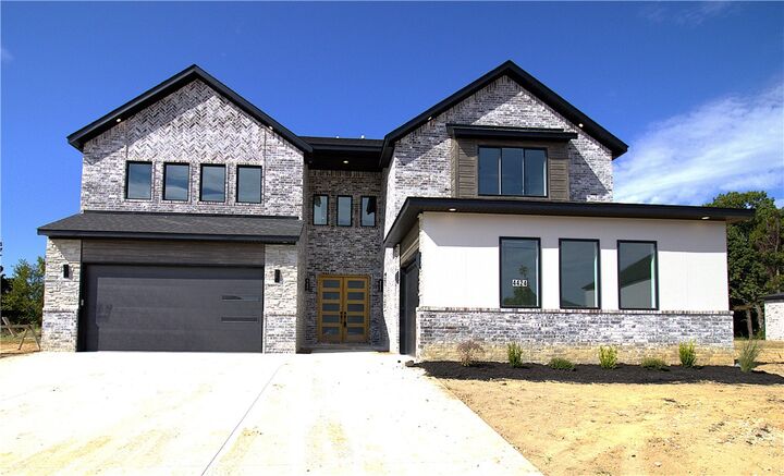 Property Photo: 4424 S 88th Street AR 72713