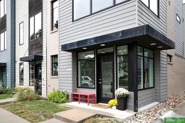 Property Photo:  1249 S 11th Street  NE 68108 