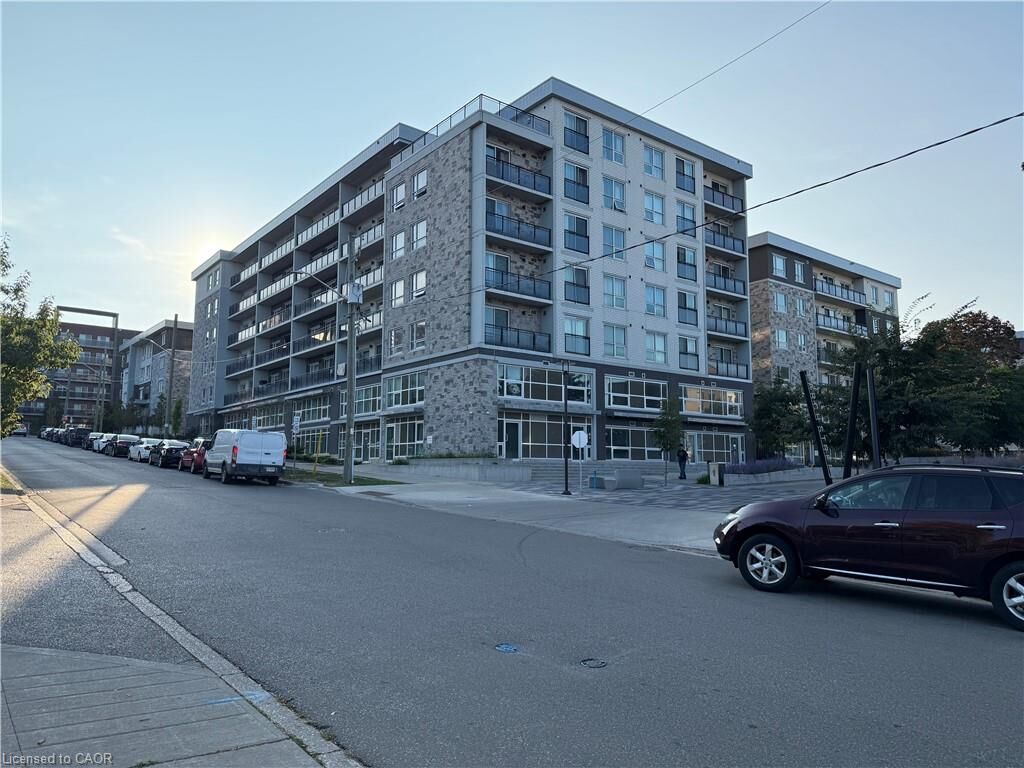 Photo de la propriété:  275 Larch Street B506  ON N2L 3R2 