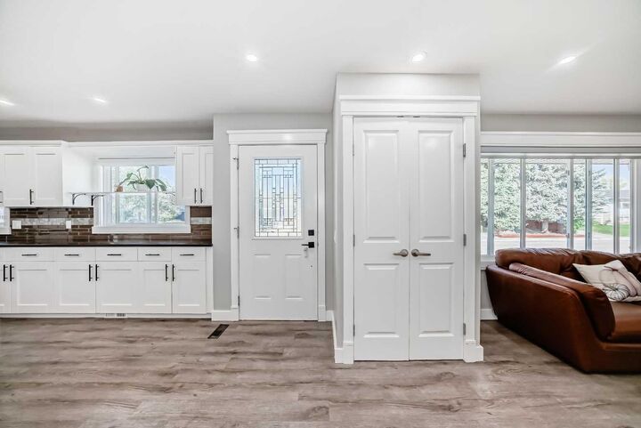 Property Photo:  146 Lake Sylvan Close SE  AB T2J 3E6 