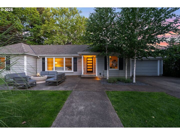 8120 SW Maple Dr  Portland OR 97225 photo