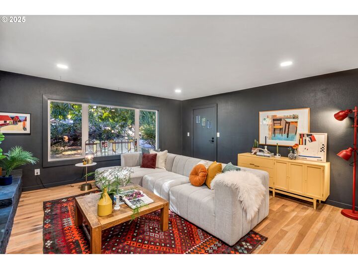 Property Photo:  9964 SE 43rd Ave  OR 97222 