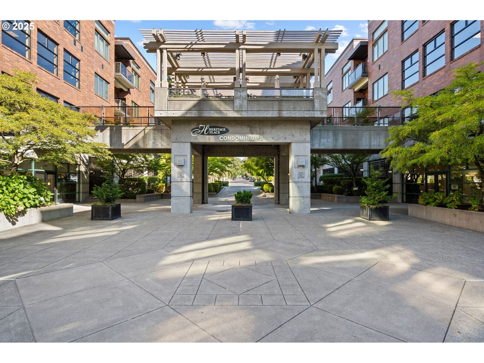 Property Photo: 400 W 8th St 236 WA 98660