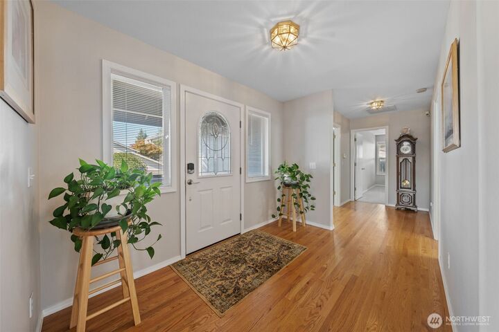 Property Photo:  1022 S  225th Lane  WA 98198 