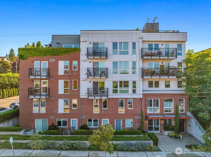750  11th Avenue E 202  Seattle WA 98102 photo