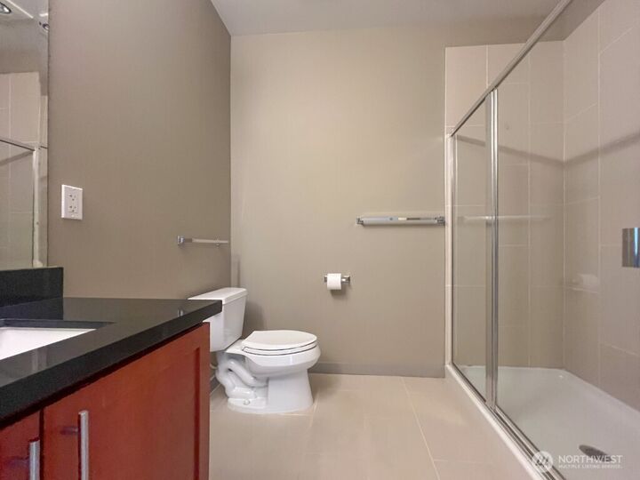 Property Photo:  15100  6th Avenue SW 513  WA 98166 