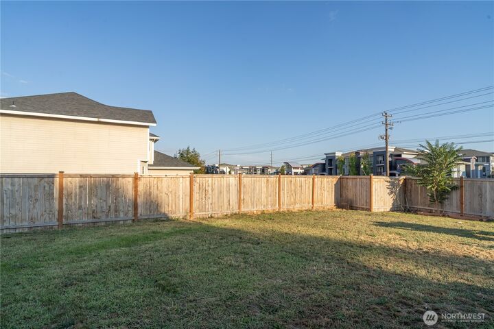 Property Photo:  1221 S Lakeland Drive  WA 98837 