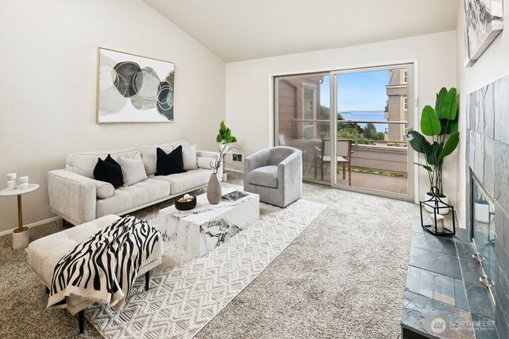 522 W Mercer Place 403  Seattle WA 98119 photo