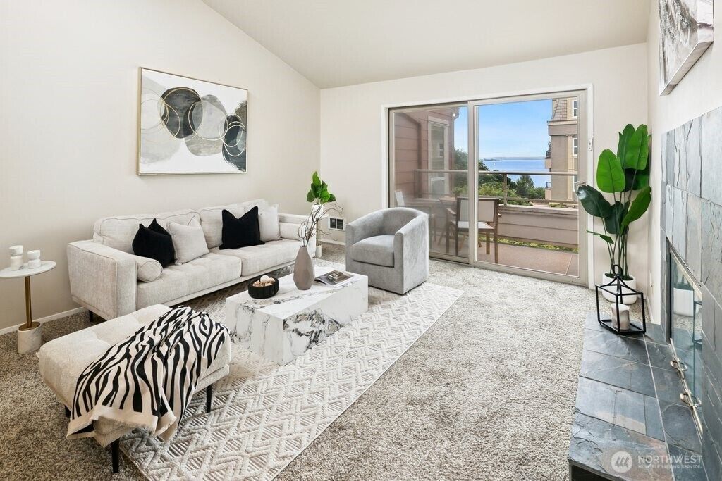 Property Photo:  522 W Mercer Place 403  WA 98119 
