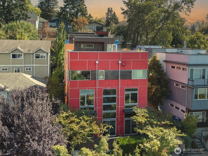 Property Photo: 3654 Courtland Place S WA 98144