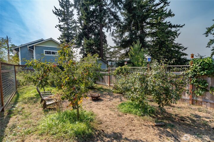 Property Photo:  1225  Cherry Street  WA 98368 