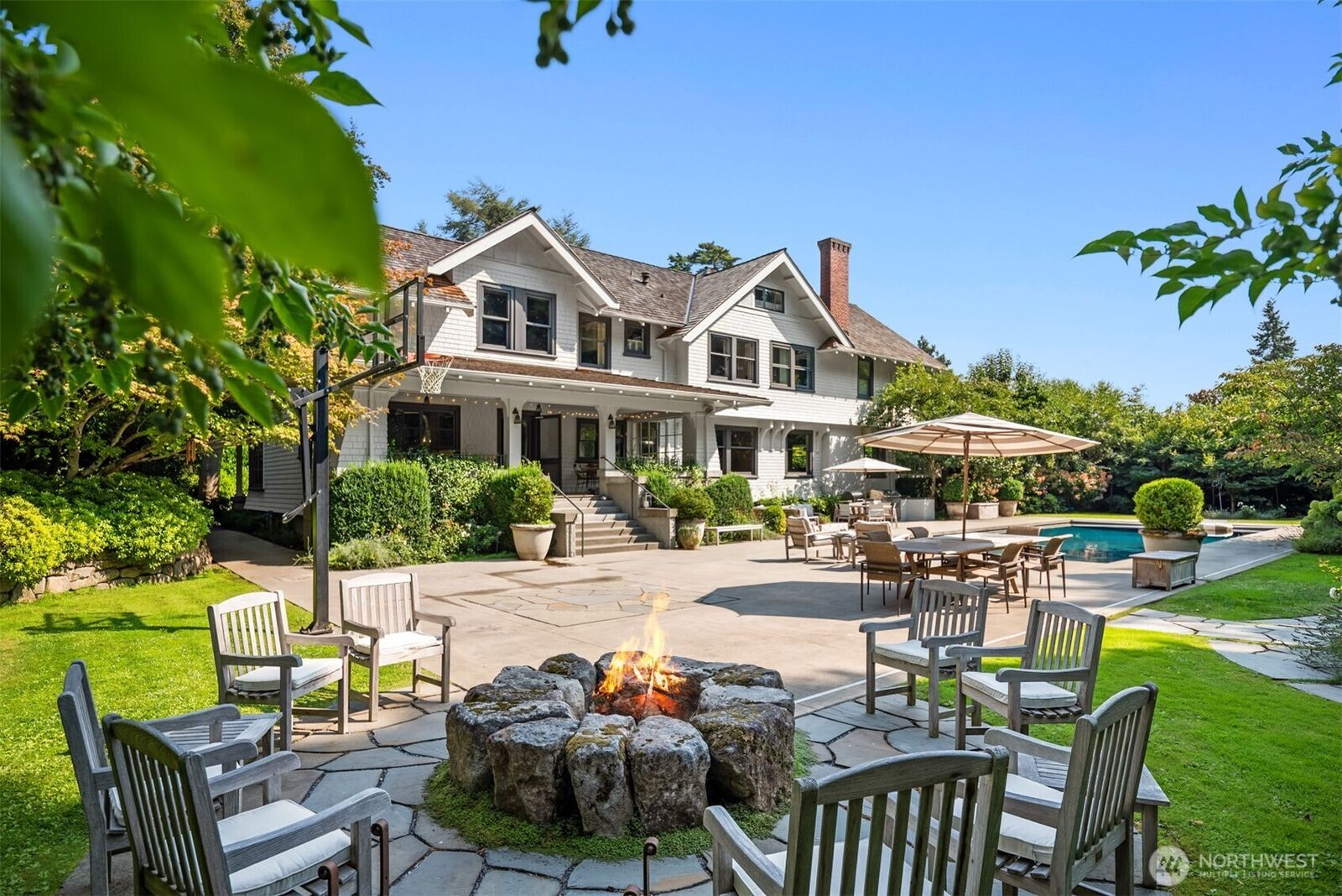 Property Photo:  7735  Overlake Drive W  WA 98039 