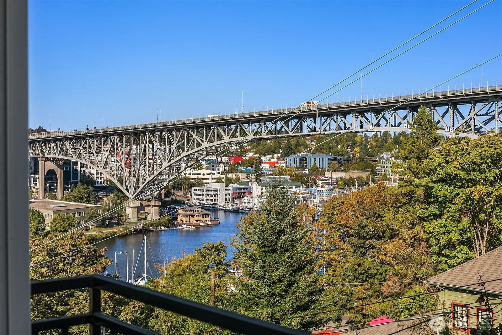 Property Photo:  2720  Nob Hill Avenue N  WA 98109 
