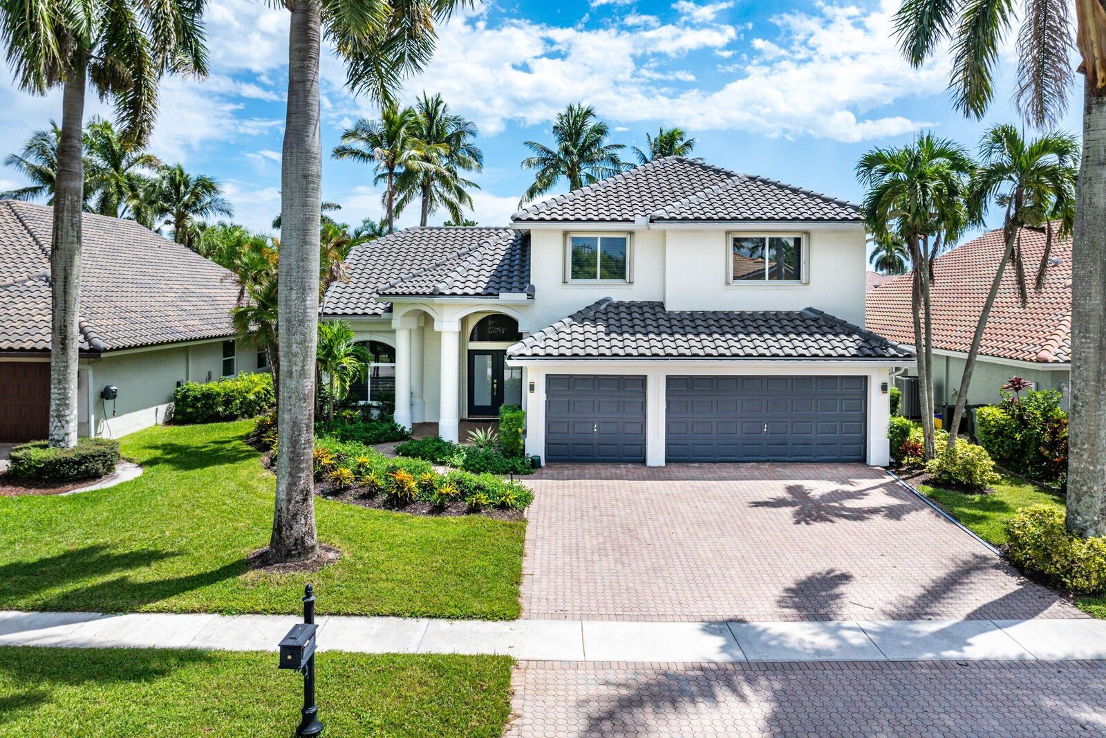 Property Photo:  19614 Star Island Drive  FL 33498 