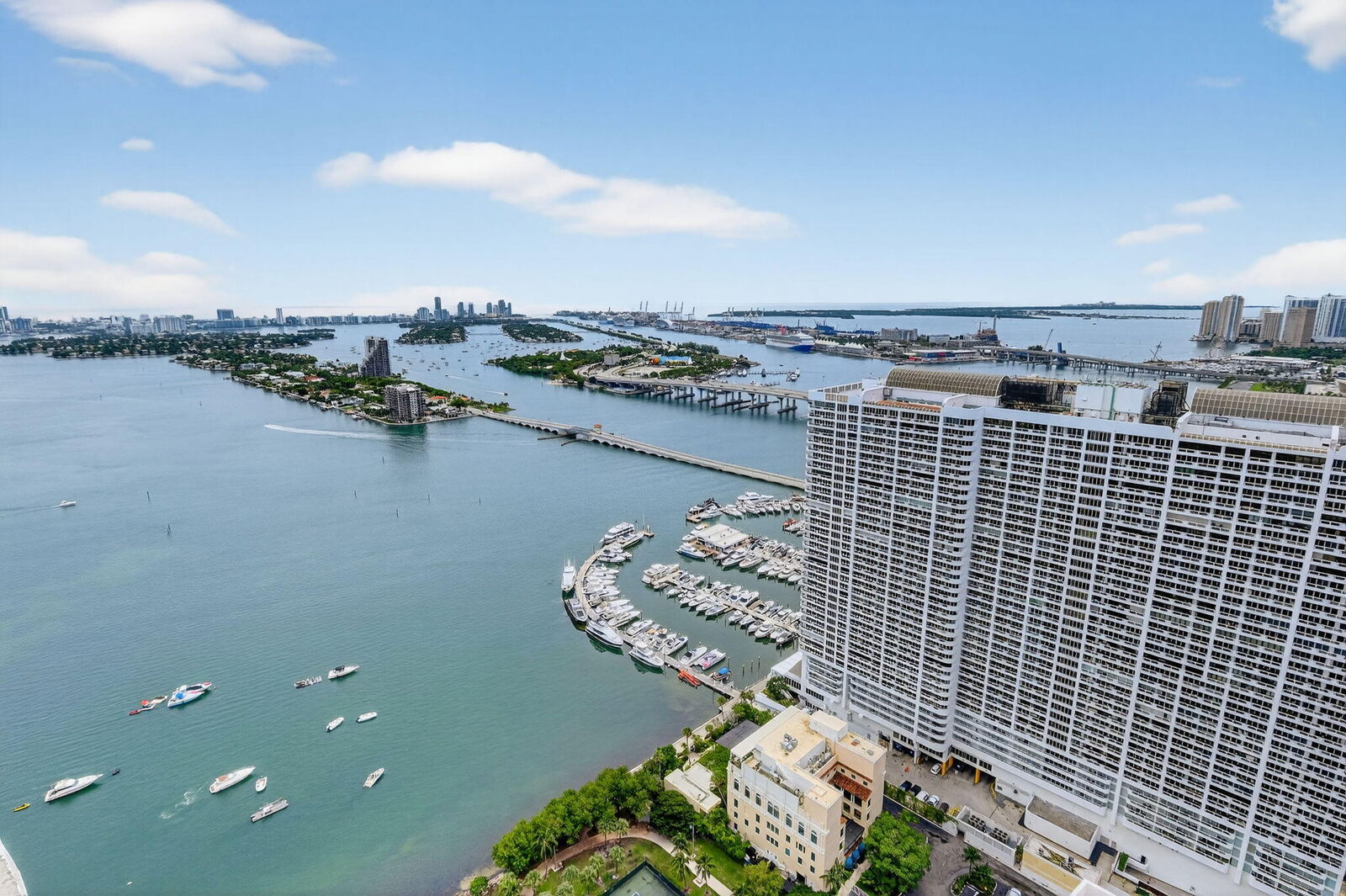 Property Photo:  488 NE 18th Street NE 4612  FL 33132 