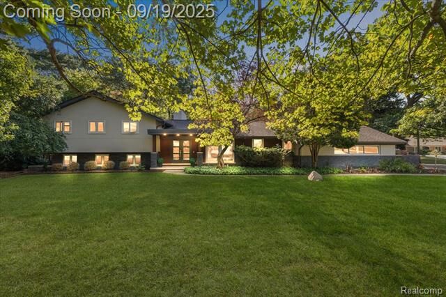 7315 Lindenmere Drive  Bloomfield Hills MI 48301 photo