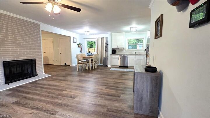 Property Photo:  112 Bow St  VA 23325 