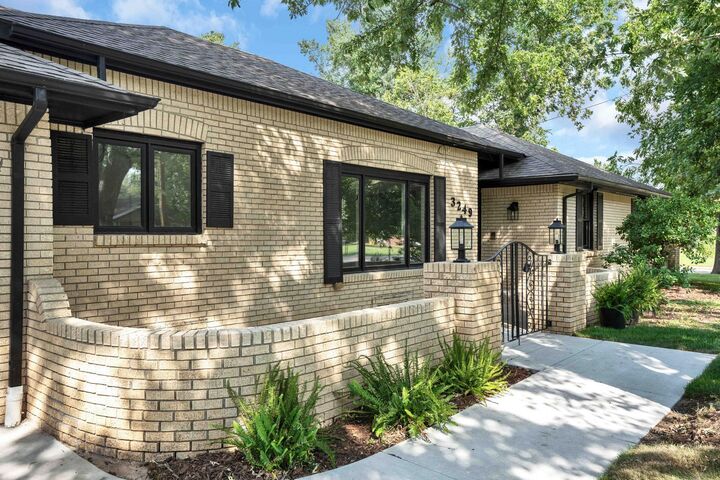 Property Photo: 3249 N Hood Ct KS 67204