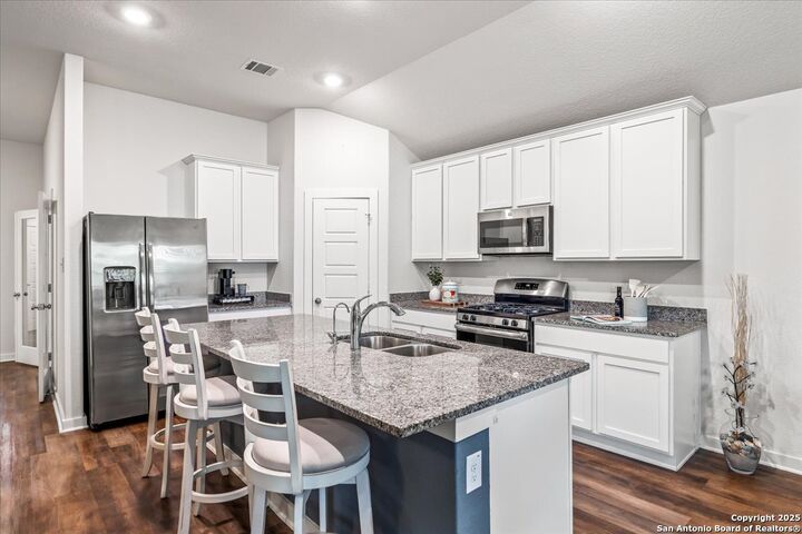 Property Photo: 16321 Amistad Pass TX 78247