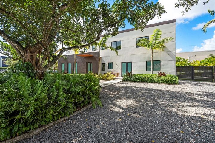 Property Photo: 5500 SW 67th Ave FL 33155