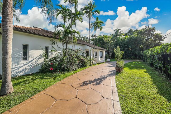 11461 SW 93rd St  Miami FL 33176 photo