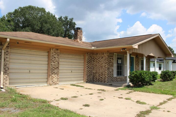 Property Photo: 515 Romero TX 77611