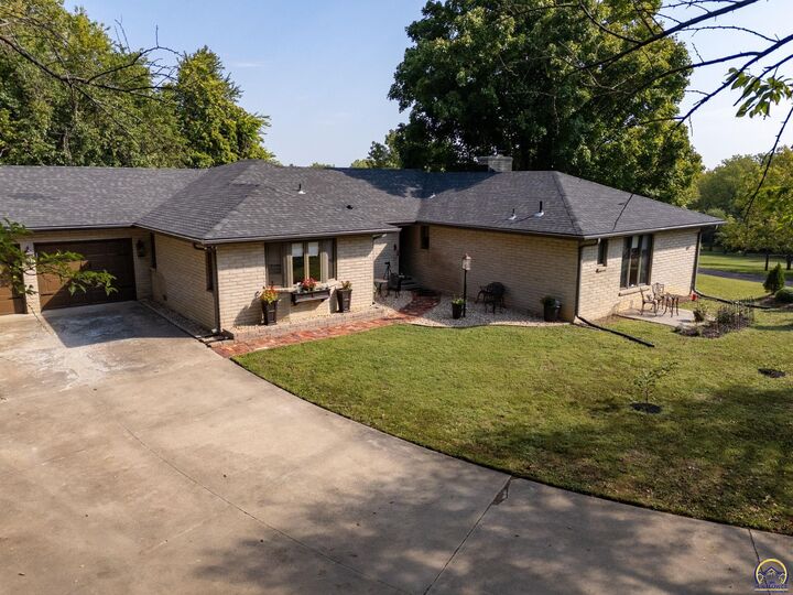 Property Photo:  5425 SW Mission Ave  KS 66610