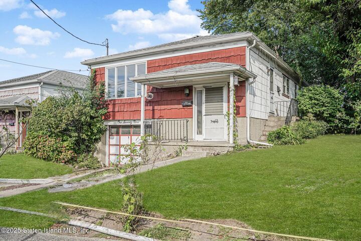 Property Photo:  179 Mann Avenue  NY 10314 