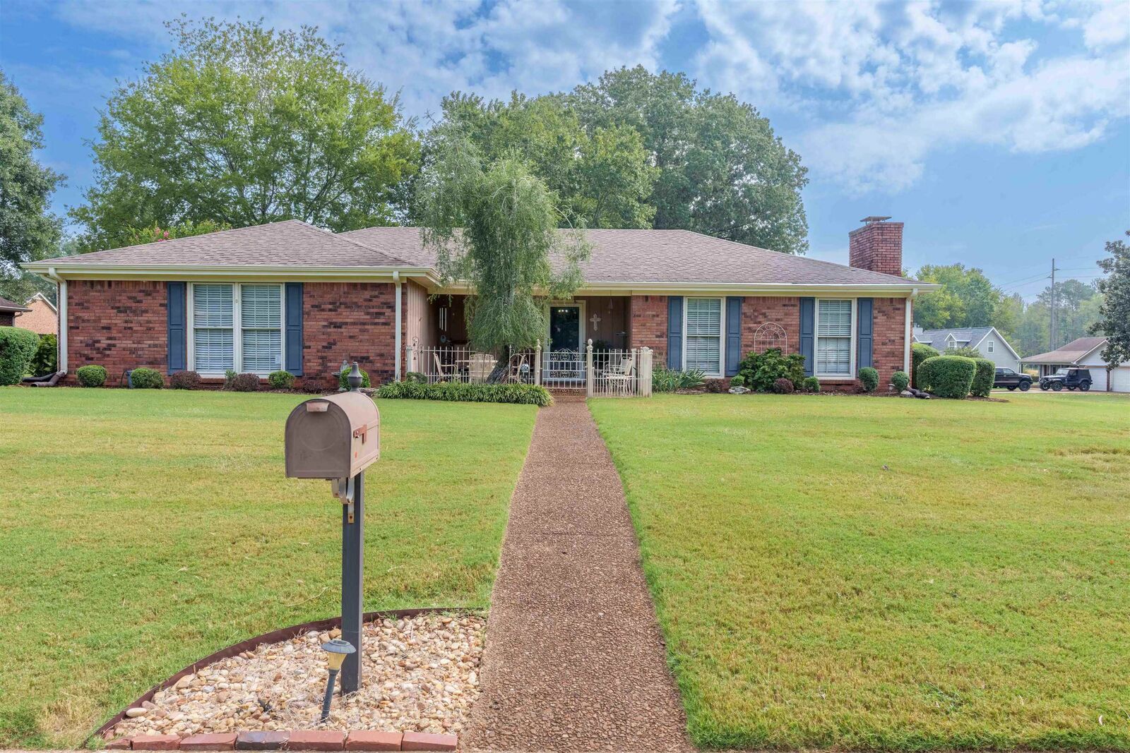 Property Photo:  102 Birch Run  AL 35633 - FLORENCE 